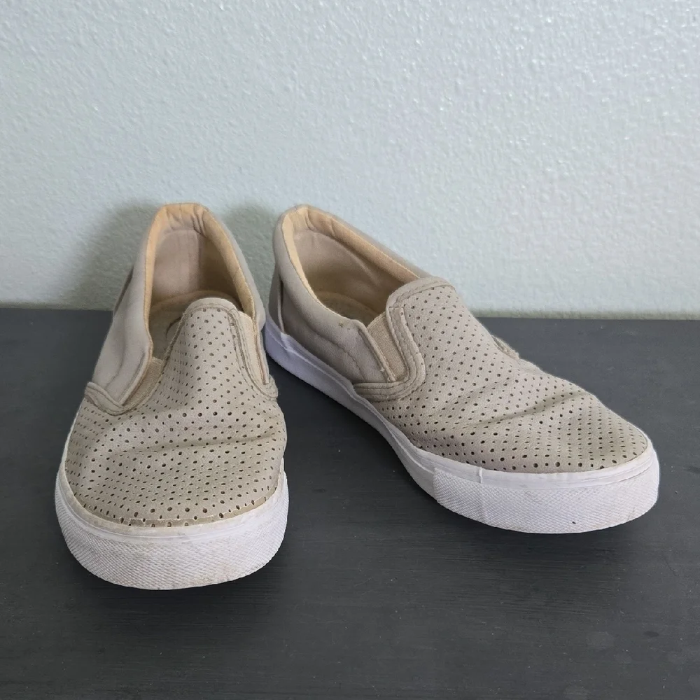 Soda Tan Slip On Shoes Size 7.5
